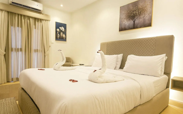 Seven Pyramids Inn