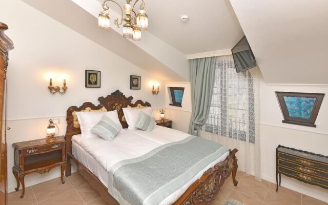 Royal Hotel