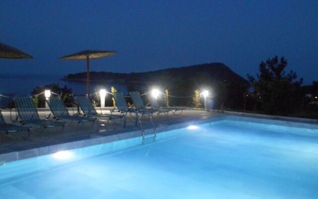 Kinira Beach Hotel