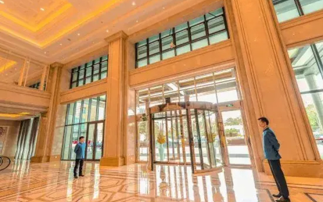 Howard Johnson Huadu Plaza
