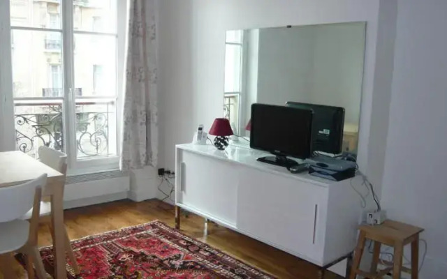 Parisian Home - Champ de Mars