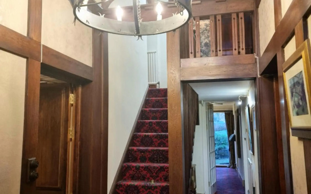Collaven Manor Hotel