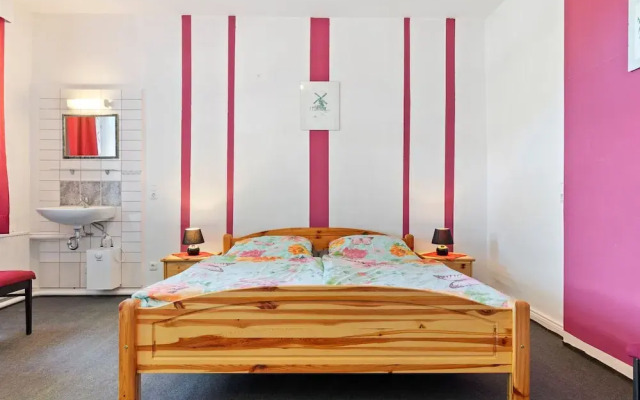 Alluring Apartment in Klein Pravtshagen With Garden