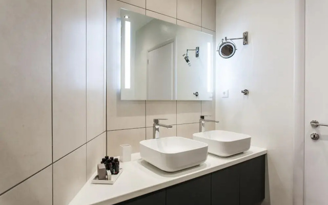 UPSTREET Charming & Comfy 2BD Apt-Acropolis