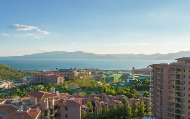 Youxi Resort Hotel (Fuxian Lake Cambrian Happy World）