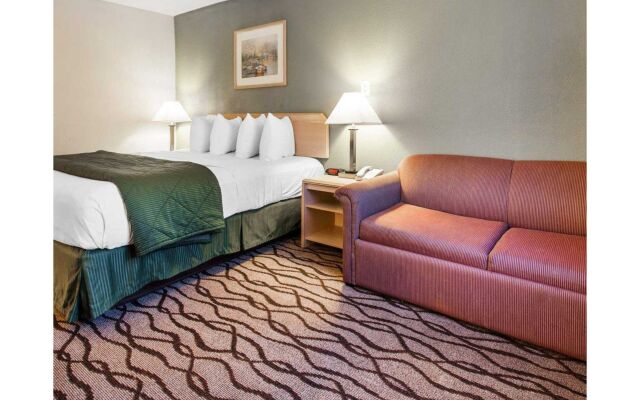 Quality Inn & Suites Vancouver North