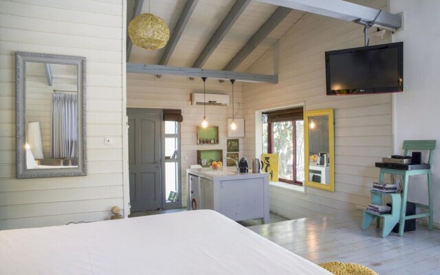 Eili Suites