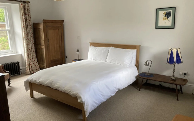Frizenham Farmhouse B&B