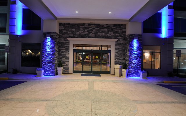 Holiday Inn Express Quantico - Stafford, an IHG Hotel