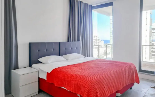 Flat With Sea View Balcony in Kyrenia