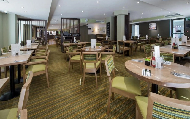 Premier Inn Edinburgh City Centre(York Place)