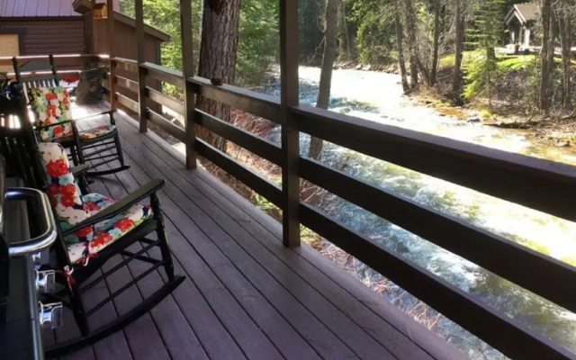 Hideaway River Cabin