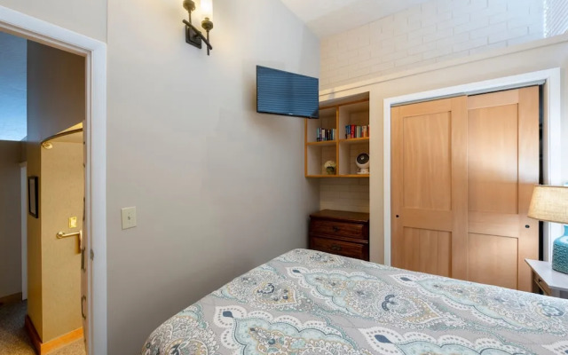 Steps to Ski Trails! Stay at Park Avenue 256 w/ Hot Tub & Pool