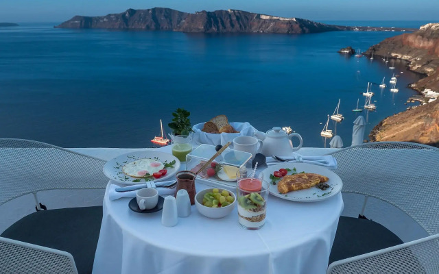 Ikies Santorini