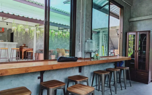 Baan Sala Lung Dam Resort