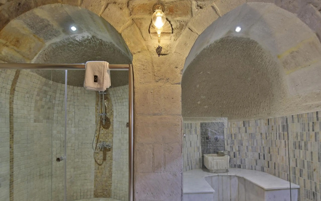 Jacob's Cave Suites