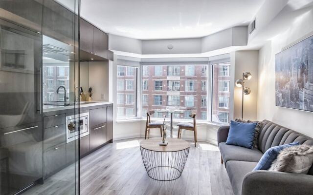 Amazing Suites In Yorkville