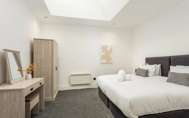 Wellington Lodge - Donnini Apartments