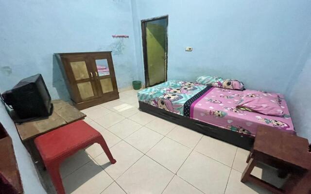 EXPRESS O 91669 Kost Amel Near Taman Mattirotasi