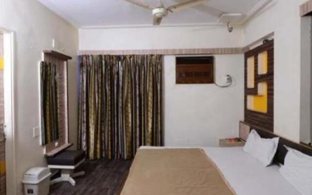 1 BR Guest house in Maninager Post Office, Ahmedabad (CA39), by GuestHouser