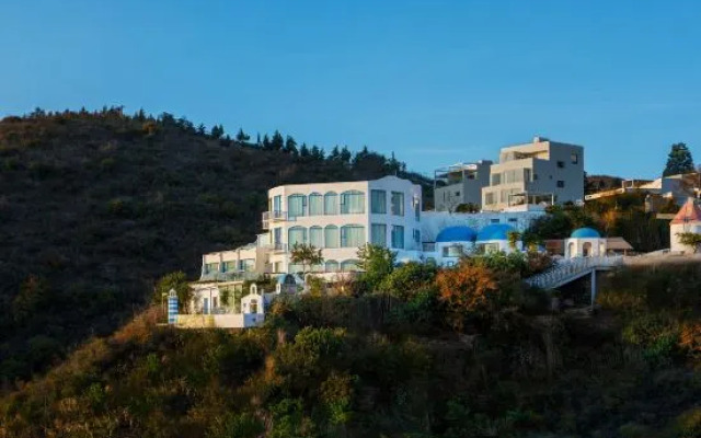 Fuxian Lake 25 Degree Blue Hotel