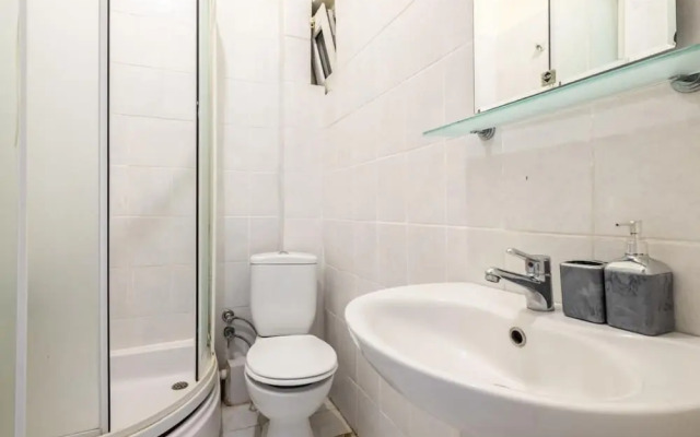 Lovely Flat 6 Min to Taksim Square in Cihangir