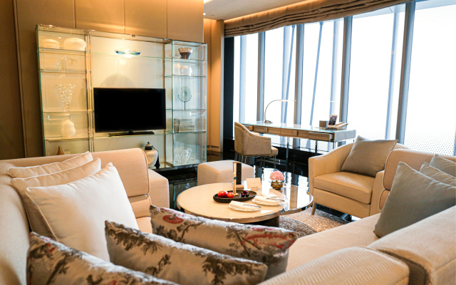 J Hotel, Shanghai Tower