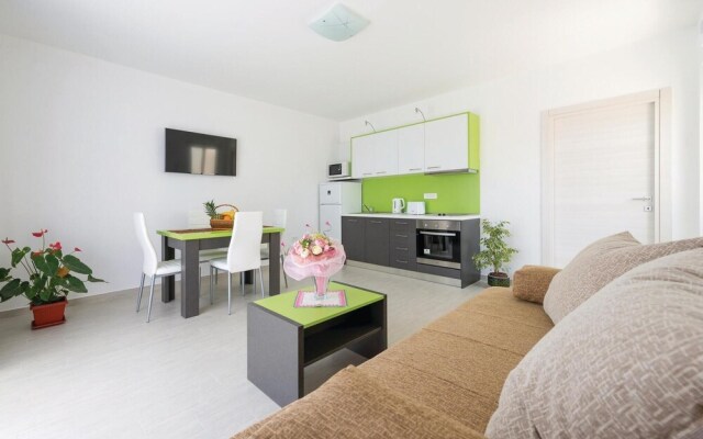 Stunning Home in Radovcici With Wifi and 4 Bedrooms
