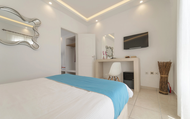Bella Santorini