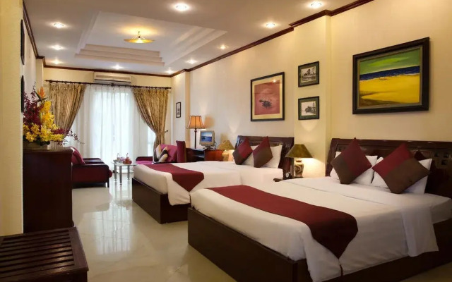 Aurora Central Hotel