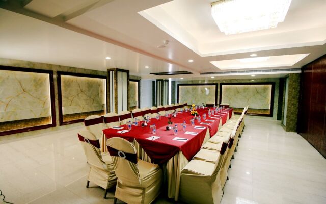 Pinnacle by Click Hotels, Lucknow