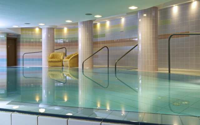 Devin Hotel