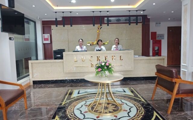 Luckful Hotel