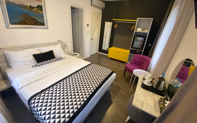 Piano Hotel