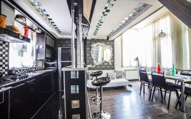 Comfortable Apartment In The Old Tbilisi
