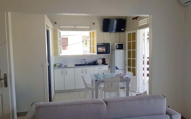 Studio in Baie Mahault, With Wonderful City View, Balcony and Wifi