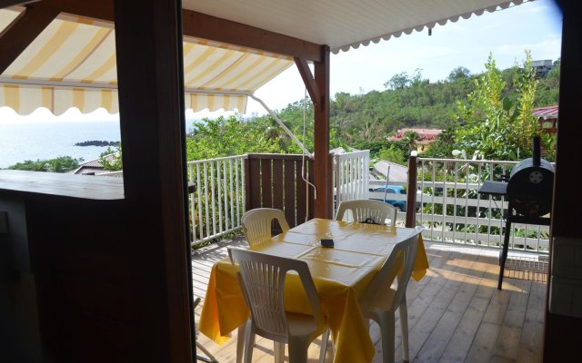 Bungalow With 2 Bedrooms in Bouillante, With Wonderful sea View, Furni