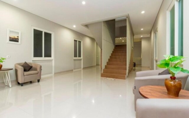 home 899 patal senayan