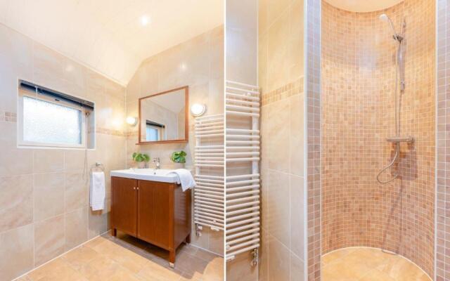 Luxury group accommodation for 14 people