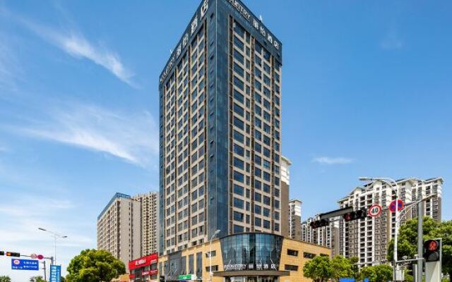 Country Inn & Suites by Radisson, Jiujiang BALIHU International Automobile City