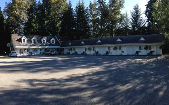Pines Motel