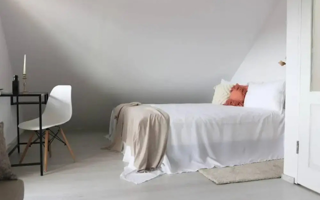 Cosy and Spacious 2 Bedroom House