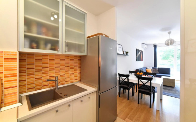 Block Apartment Park