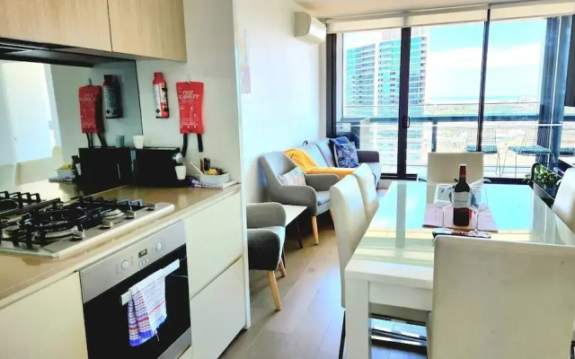 Wyndel Apartments Riverside on Collins