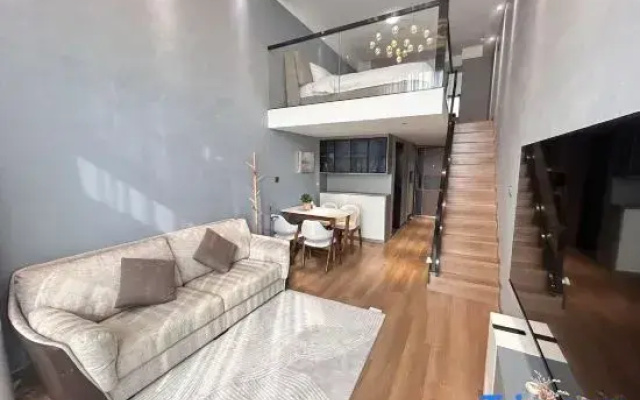 Linlan Hotel (Zhengzhou East High-Speed Rail Station Zhengdong Commercial Center)