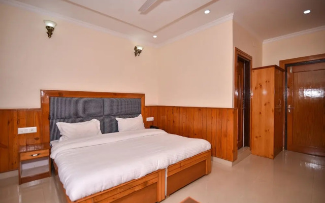 The Posh Hotel near Mall Road with Hassle Free Covered Parking