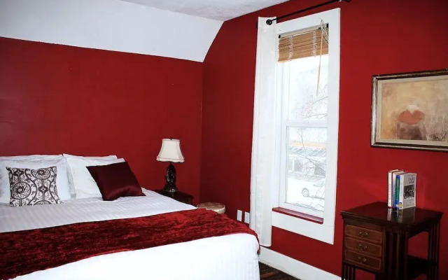 Snowshoe Pete's Mountain Retreat