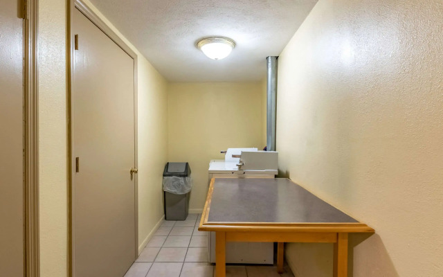 Quality Inn Newton at I-80