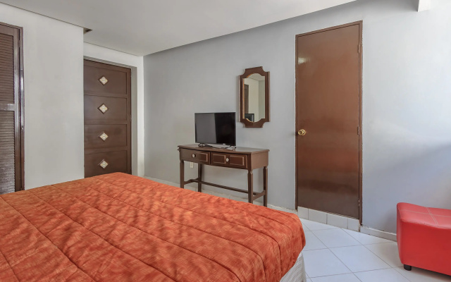 OYO Hotel Colón Express