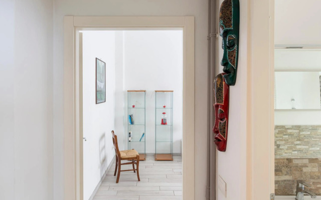 Wide and Bright Apartment next to metro station - Pacini